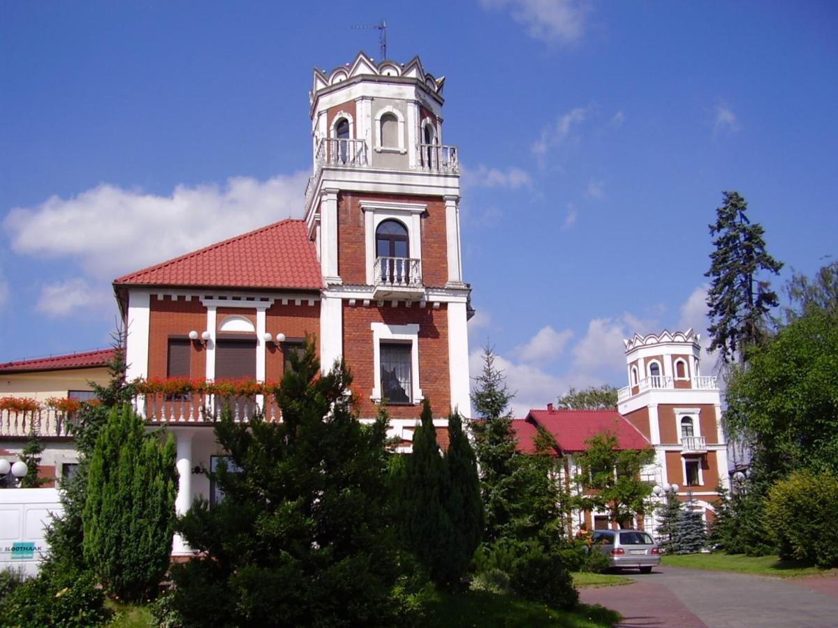 Hotel Zameczek Radomsko Buitenkant foto