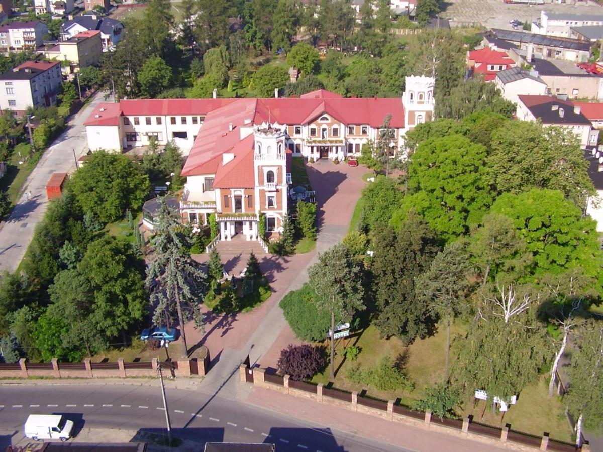 Hotel Zameczek Radomsko Buitenkant foto