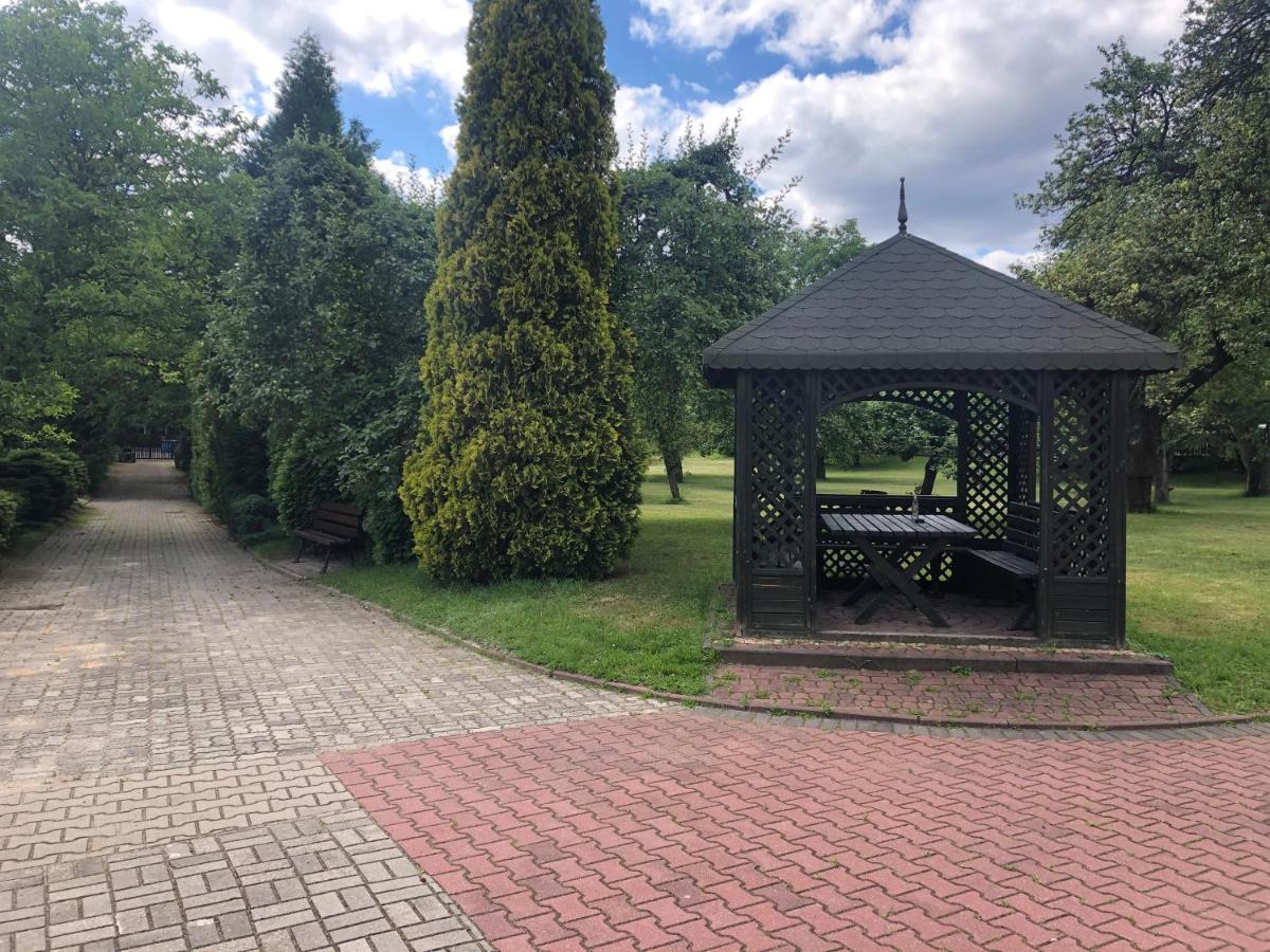 Hotel Zameczek Radomsko Buitenkant foto
